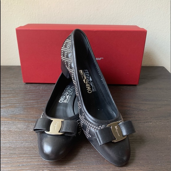 Salvatore Ferragamo VARA  Studded QS Low heel Pump shoes - Picture 1 of 11